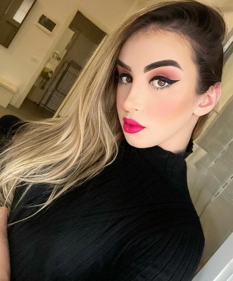 Elloah Guedes model nacktheit archiv