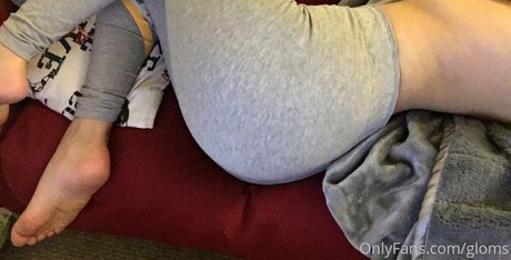 kätzchenfrau onlyfans erwachsene akt fotos