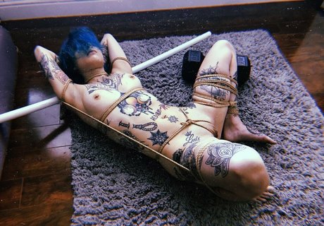 Little Spittle sexy nacktheit foto