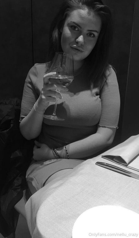 nellu crazy schauspielerin schöne galerien