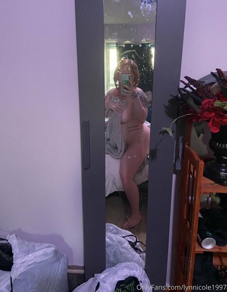 nicolelow94 xxx nackt bild