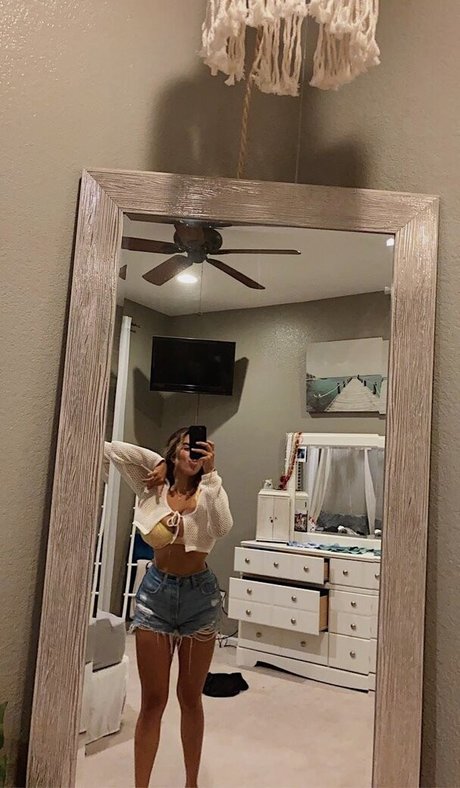 Nilaiyah Rey exklusive hd foto