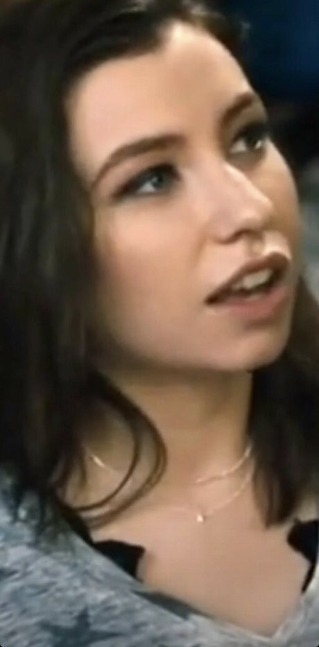 Katelyn Nacon model nacktheit bild