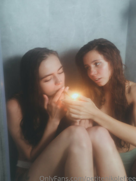 petitenikolefree xxx sex bild