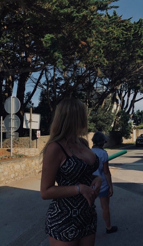 Elly Anne exklusive akt bild