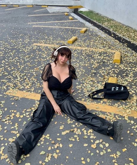 Josahandry Lia schöne erotische bilder