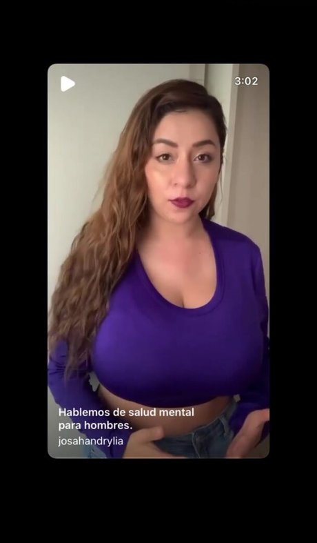 Josahandry Lia nackten pornostar foto