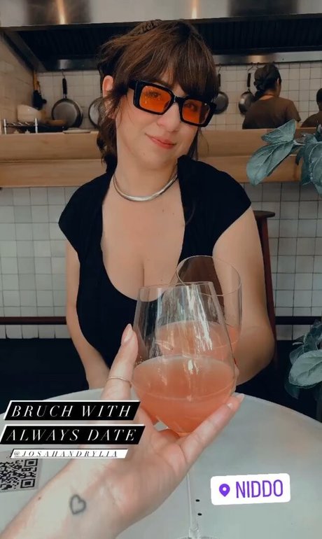 Josahandry Lia kunst pornografische bild