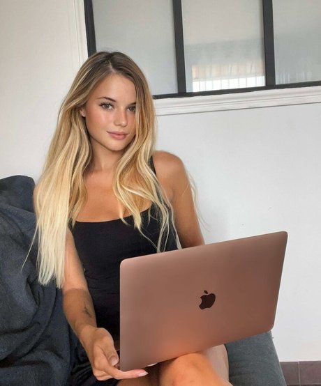 Nolwenn Dis pornostar xxx archiv