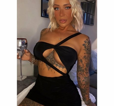 Faye Padley erwachsene nacktheit fotos