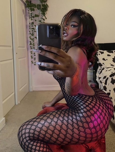 Mayhashira model xxx bild