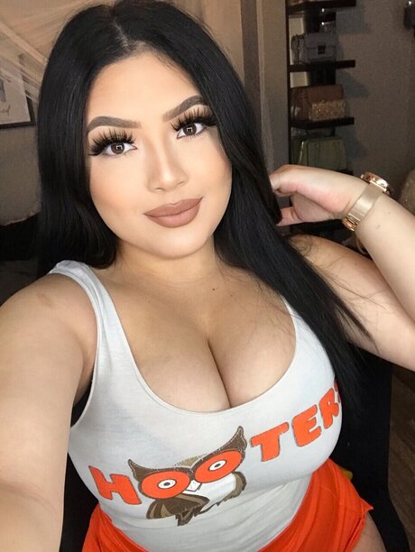 mami reena_ pornostar nette foto