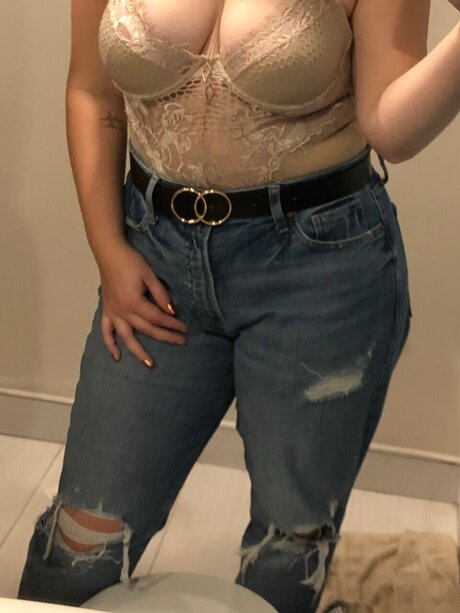 Kathia erwachsene exklusive bilder