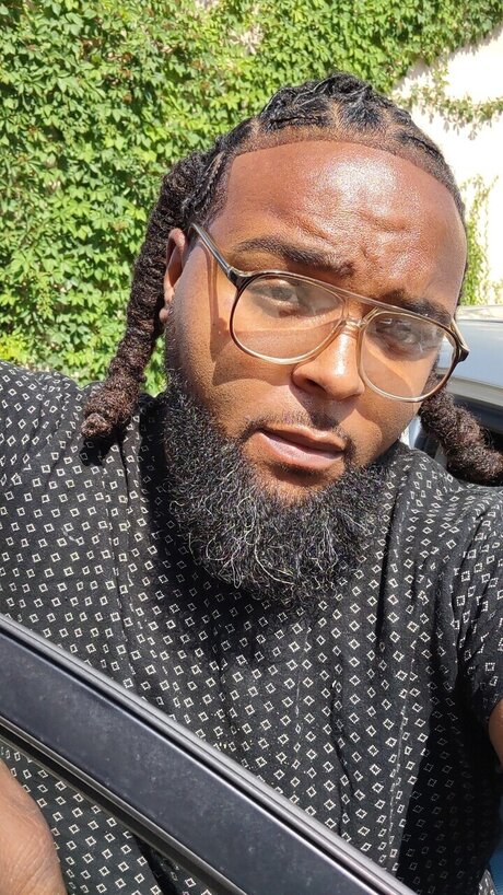 DJ YATES MR MAKE EM TWERK_ model nacktheit bild