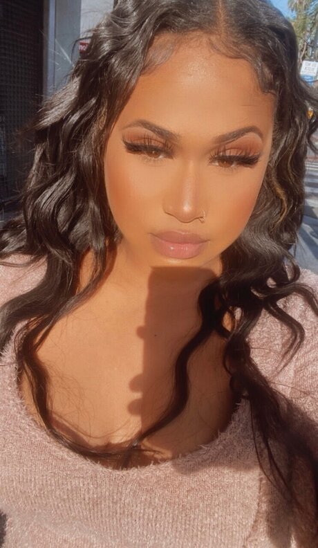 Miiiyokooo sexy erotische bild