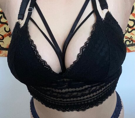 WaifuMaterial nackte archiv