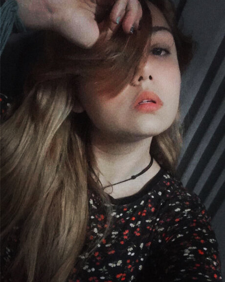 Cherry Cats_ akt pornostar bild