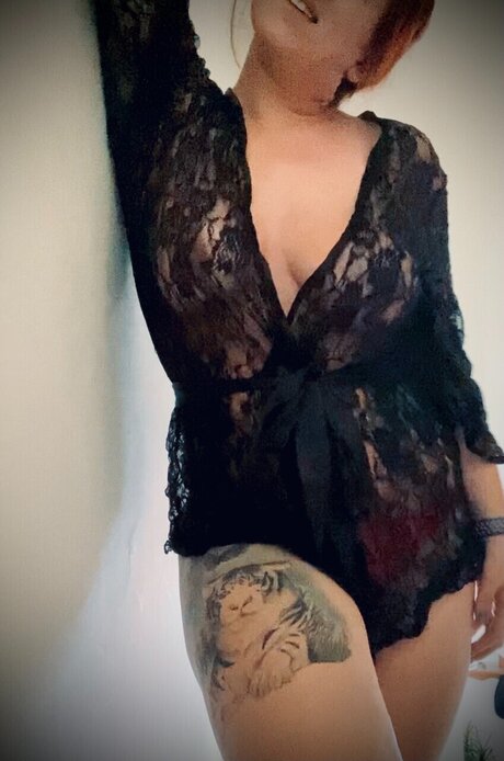 oxxMelly model erwachsene foto