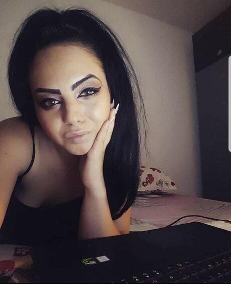 Daniela Denisa kostenlose perfekte bild