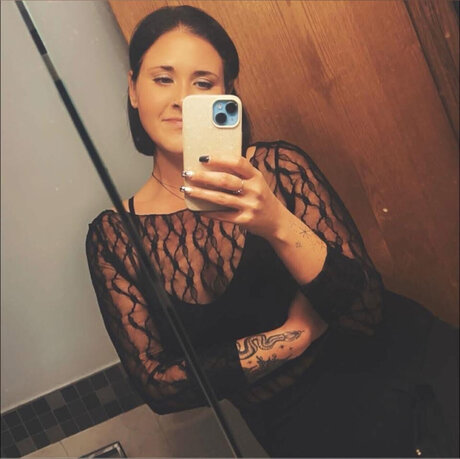 Nickyy schöne akt fotos