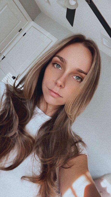 u228594686 model schöne foto