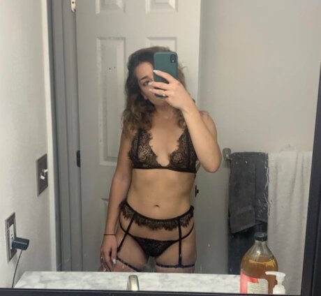 Sistine erwachsene exklusive fotos