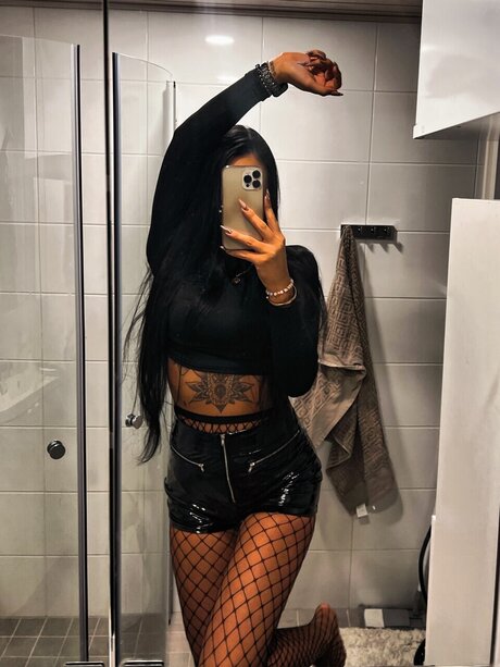 Caroly top pornographische foto