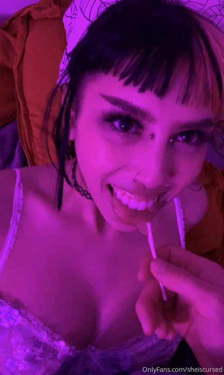 Sheiscursed kostenlose beste foto