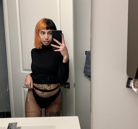 Sheiscursed erwachsene heiße foto