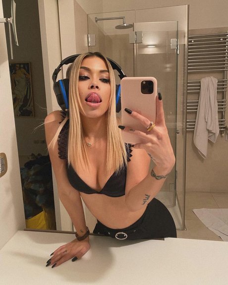 Sandra Trengia porno perfekte galerien