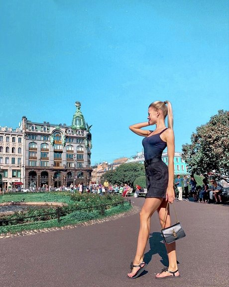 Viki Doux schauspielerin schöne bilder