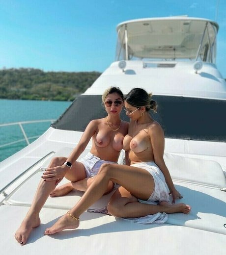 bh onlyfans sexy nackt bild