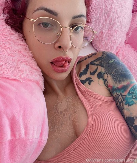 vanpsuicide top erotische foto