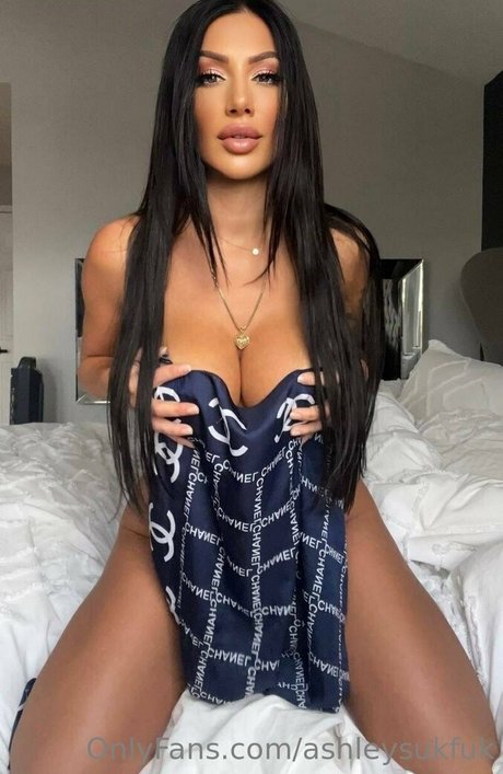 Ashley Suk Fuk pornostar kostenlose bilder