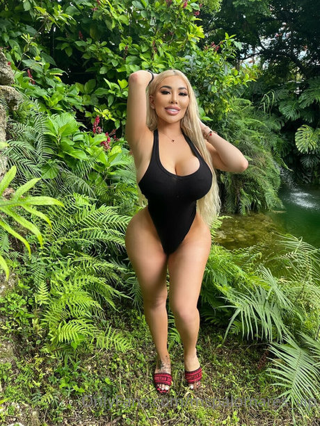 Ms Palomares hd nette bild