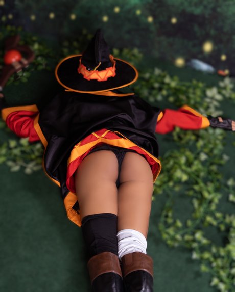 Akane Araragi nackt schöne bild