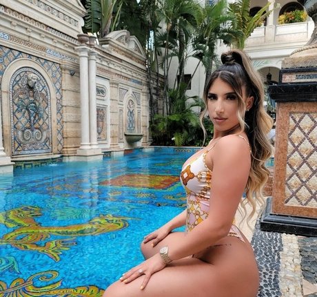 Isabella Buscemi erotische top foto