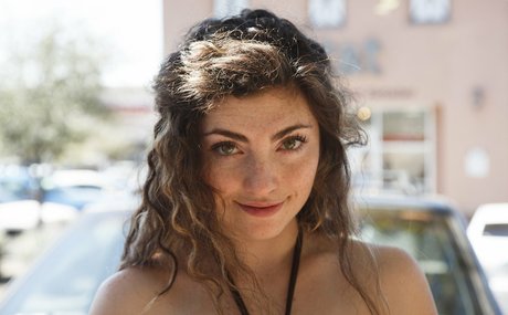 Gillian Barnes kunst xxx bild