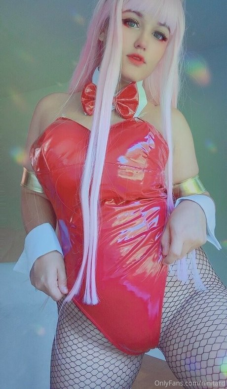 Niniitard erwachsene akt bild