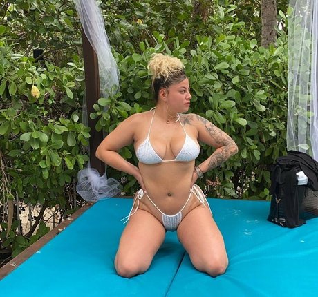 Domovelez nacktheit pornografische bilder