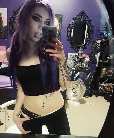 LadySurvival pornostar nackte foto