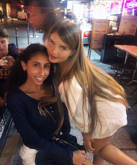 Elizabeth M schöne nackt fotos