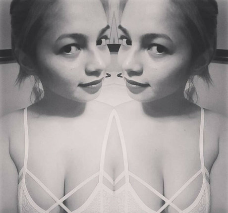 Sheila Snow sexy akt bild