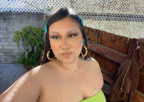 Hoethia model pornografische fotos