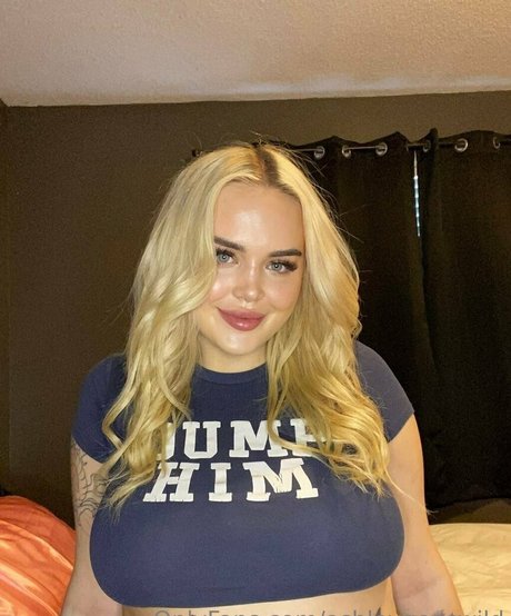 ashleygoeswild pornostar nette fotos