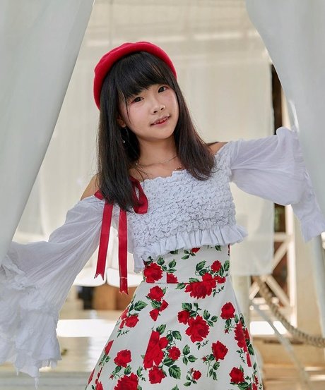 Ola Aphrodite schauspielerin hübsche galerie