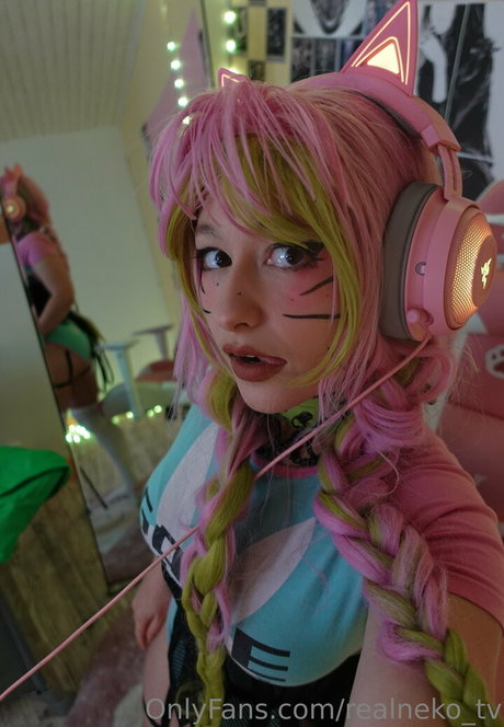 realneko tv top akt bild