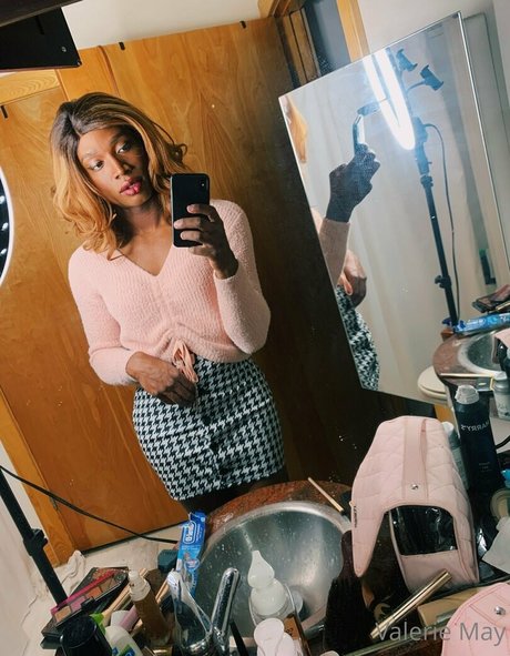 Itsvaleriemay sexy top archiv