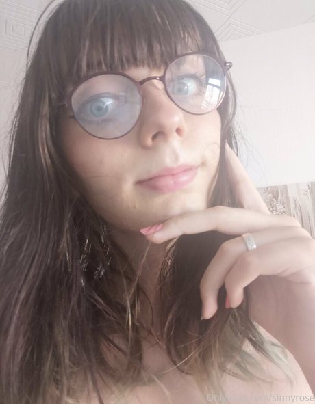 Sin Rose erwachsene nackte bilder