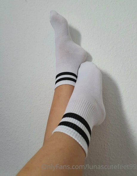 lunascutefeet99 schauspielerin akt foto
